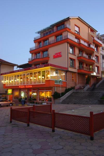 Hotel Elena Veliko Tarnovo Buitenkant foto