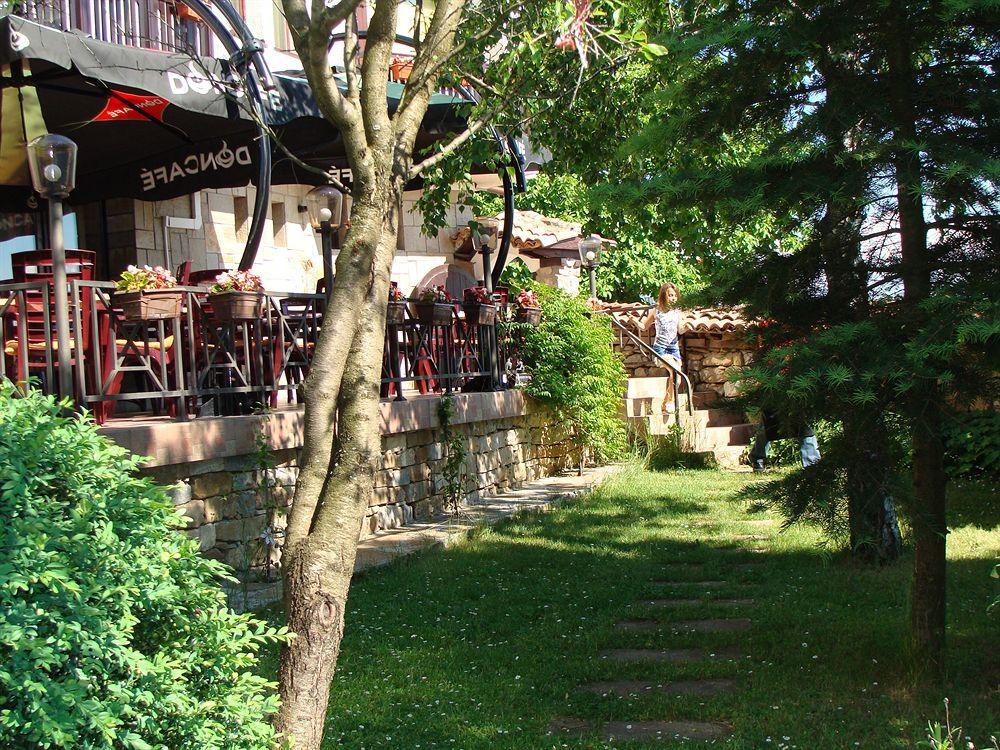 Hotel Elena Veliko Tarnovo Buitenkant foto