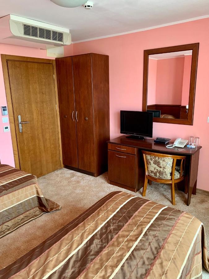 Hotel Elena Veliko Tarnovo Buitenkant foto
