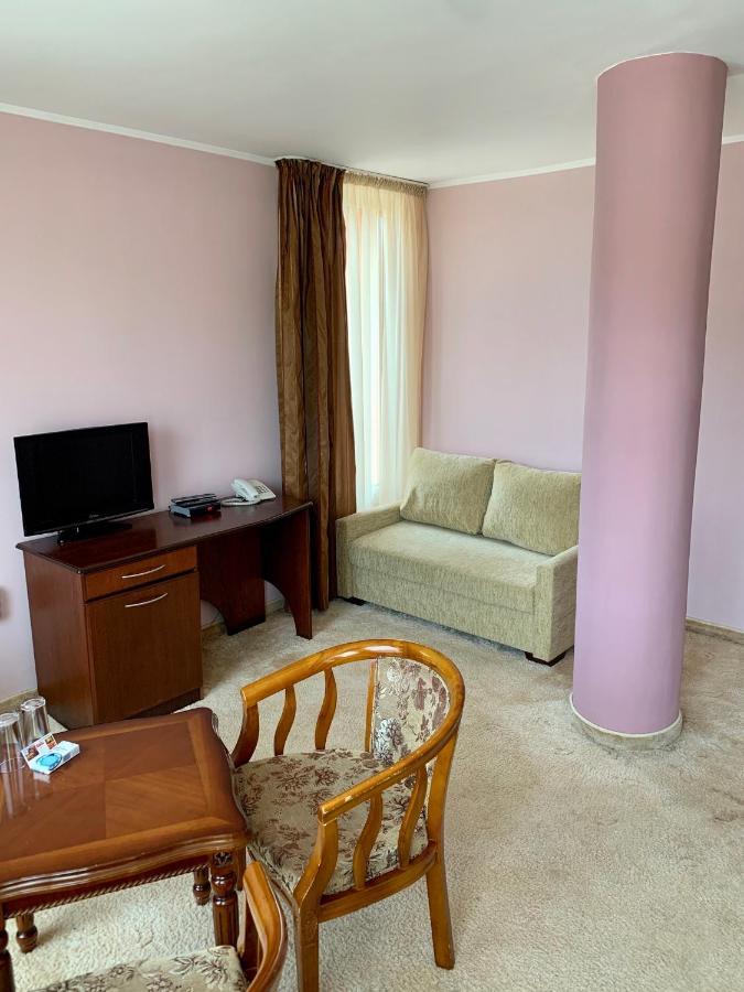 Hotel Elena Veliko Tarnovo Buitenkant foto