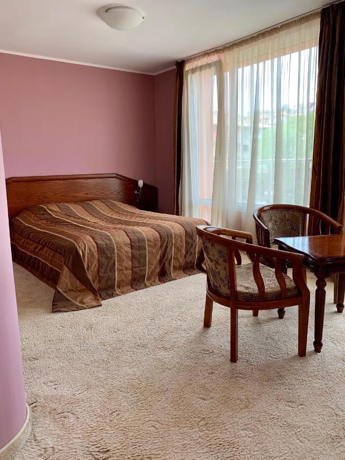 Hotel Elena Veliko Tarnovo Buitenkant foto