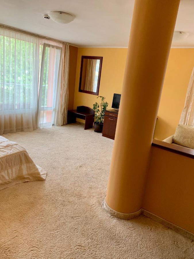 Hotel Elena Veliko Tarnovo Buitenkant foto