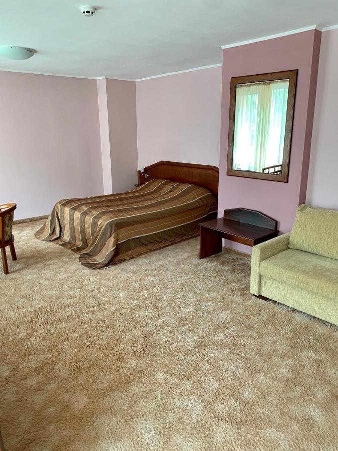 Hotel Elena Veliko Tarnovo Buitenkant foto