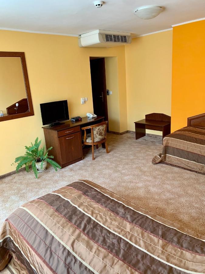 Hotel Elena Veliko Tarnovo Buitenkant foto